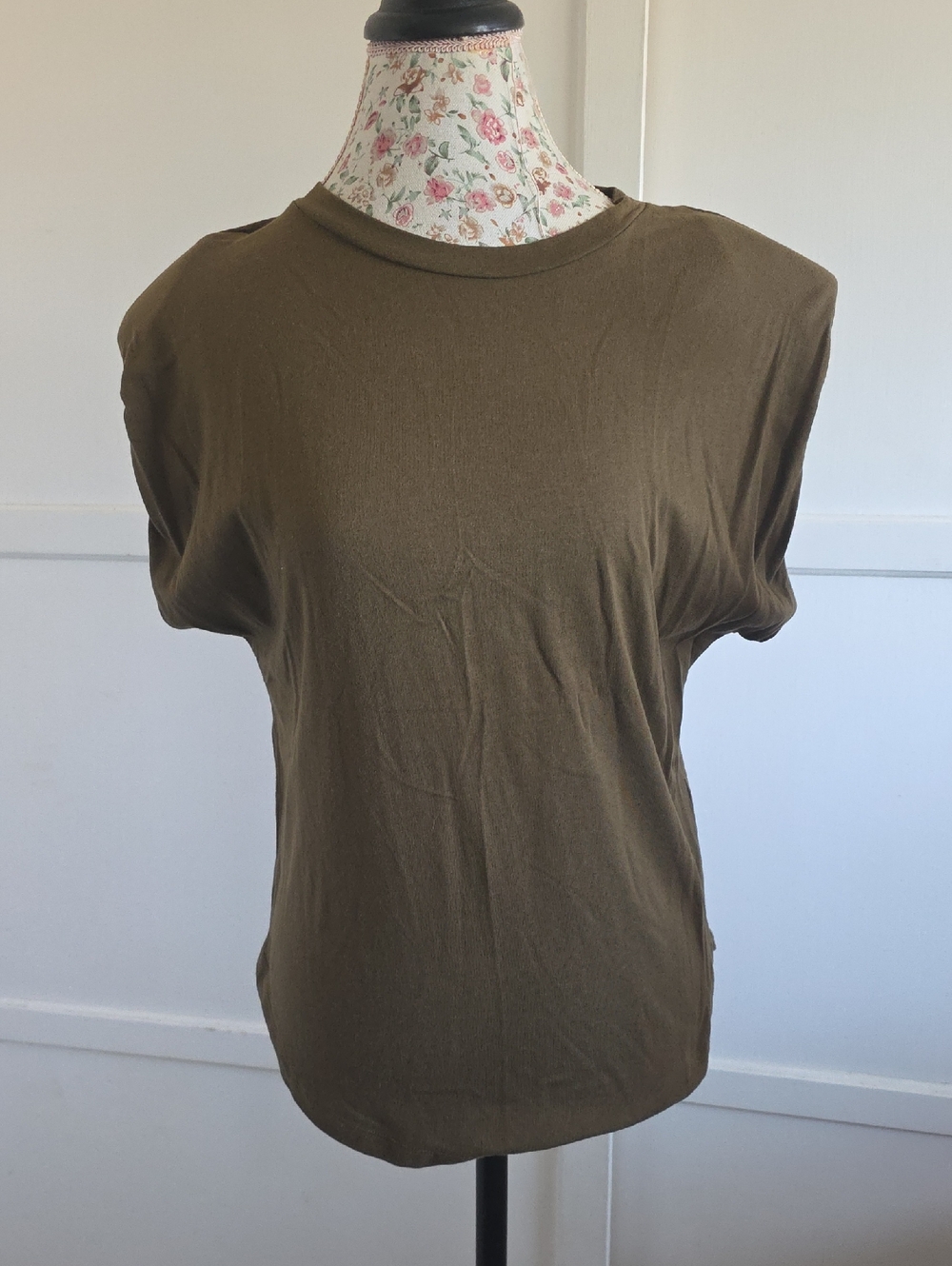 Good American Olive Green Women’s Crewneck Top - Classic Short Sleeve